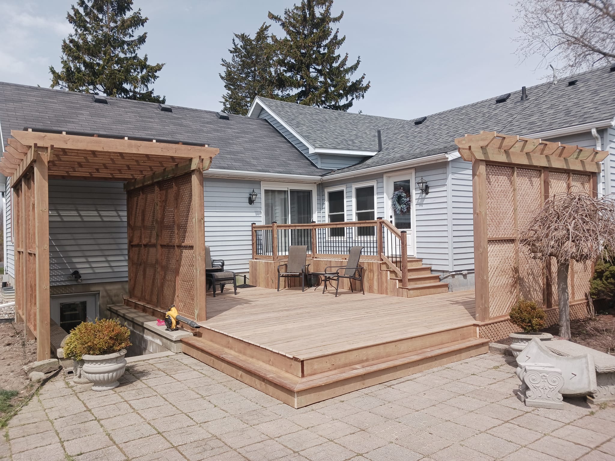 Simple Gorgeous Deck Construction in Essex County, Ontario